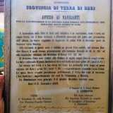 In uno dei locali � presente anche una copia di un documento a firma dell�ingegner Luigi Giordano (colui che progett� l�intero porto) che riporta la data di accensione dell�originario faro mobile nel 1859